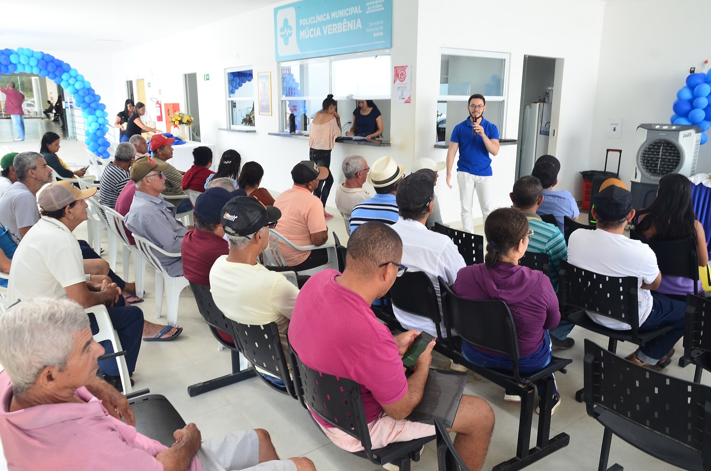 A Policlínica recebeu homens de todas as idades para uma manhã de serviços essenciais