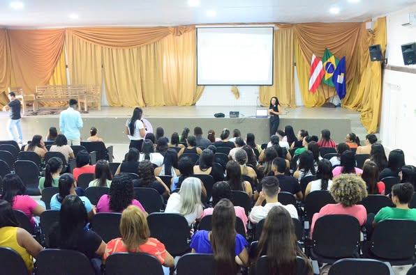 Acompanhamos de perto o treinamento dos Profissionais de Apoio Escolar