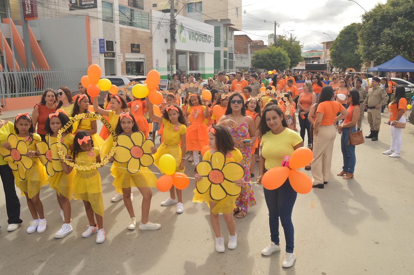 Nossa cidade se vestiu de conscientização no evento em prol do 18 de Maio – Dia Nacional de Combate ao Abuso e à Exploração Sexual de Crianças e Adolescentes.