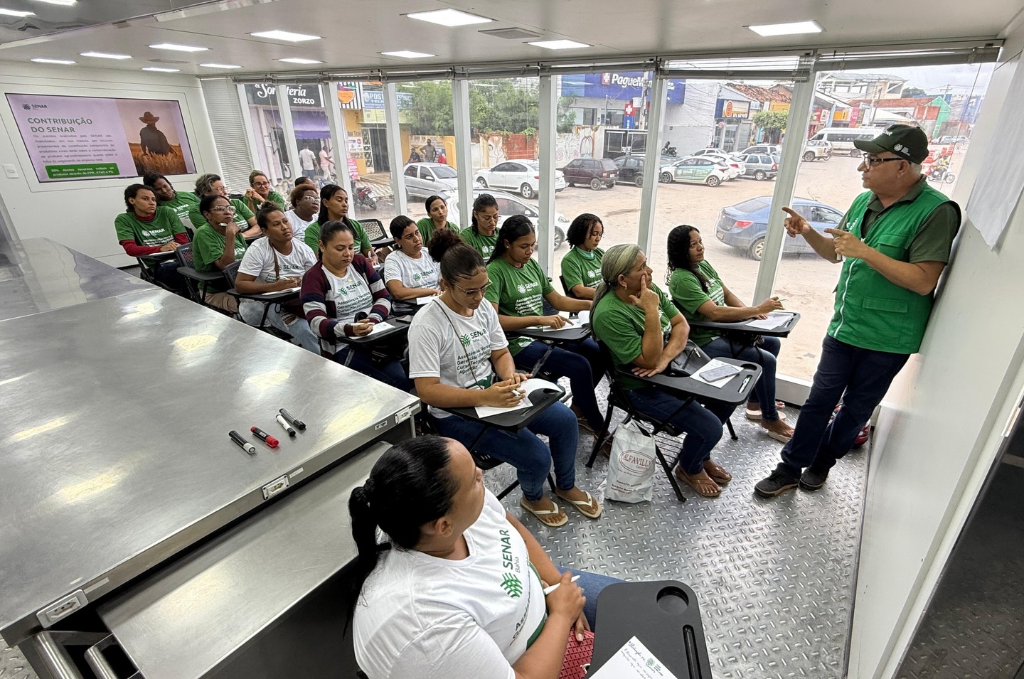Iniciamos as atividades da carreta-escola do SENAR, trazendo para mais perto da nossa população diversos cursos de capacitação profissional